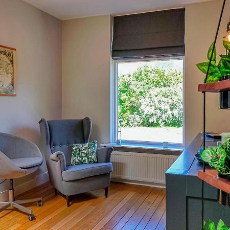 Gorgeous Home In Scharendijke With Kitchen Zewnętrze zdjęcie
