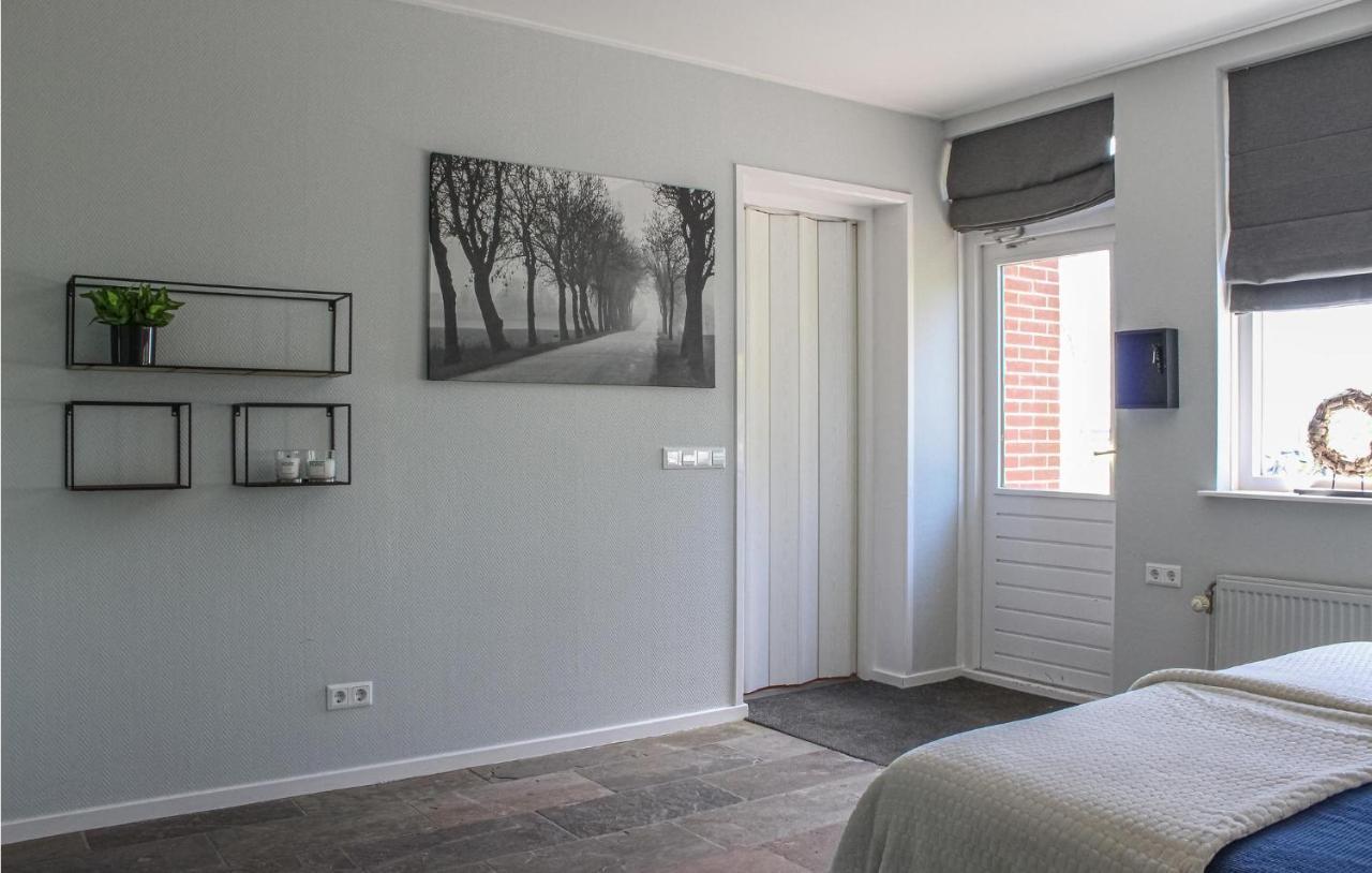 Gorgeous Home In Scharendijke With Kitchen Zewnętrze zdjęcie