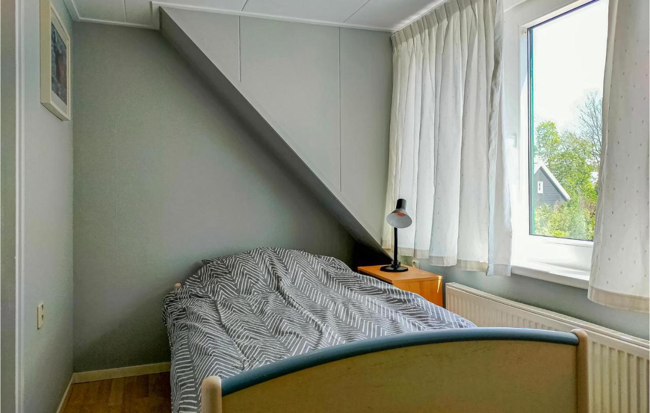 Gorgeous Home In Scharendijke With Kitchen Zewnętrze zdjęcie