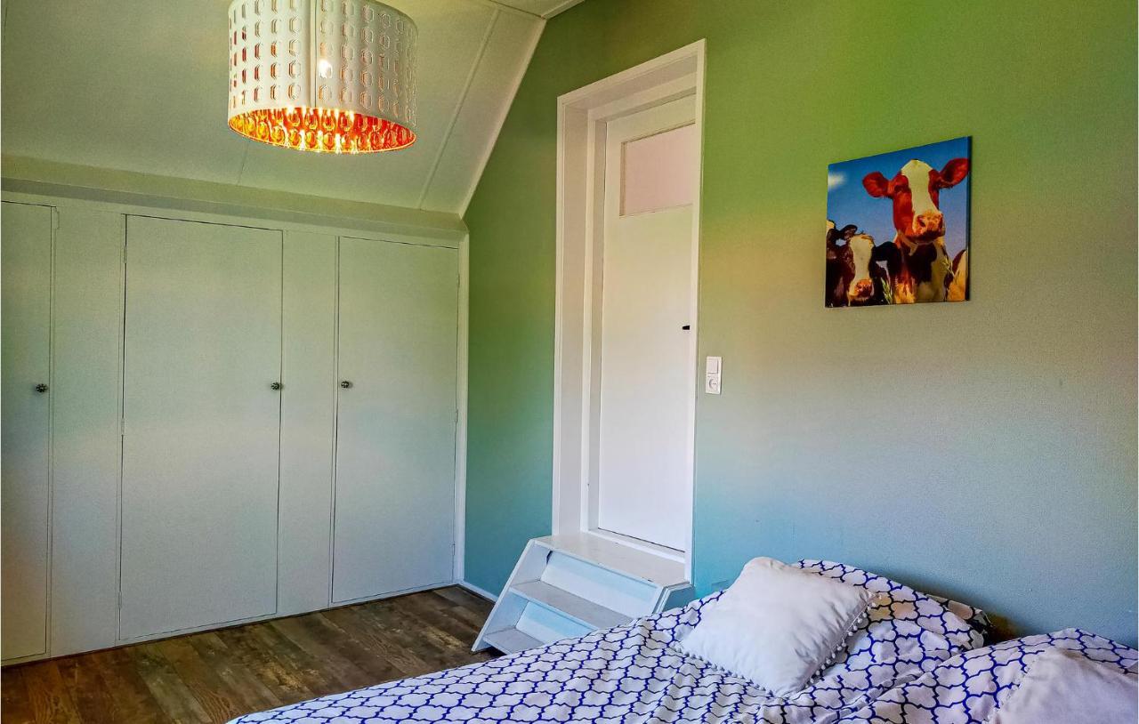 Gorgeous Home In Scharendijke With Kitchen Zewnętrze zdjęcie