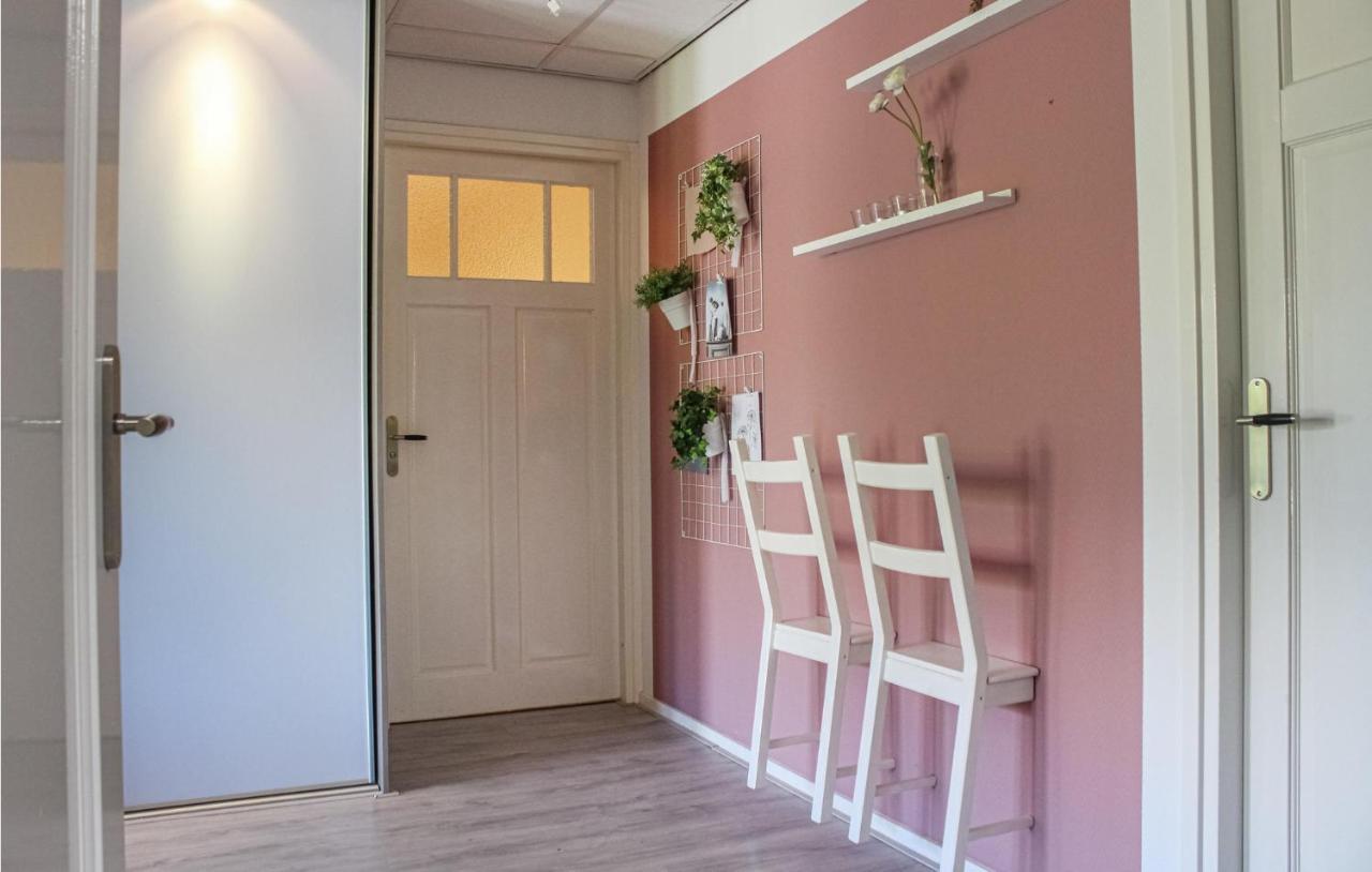 Gorgeous Home In Scharendijke With Kitchen Zewnętrze zdjęcie