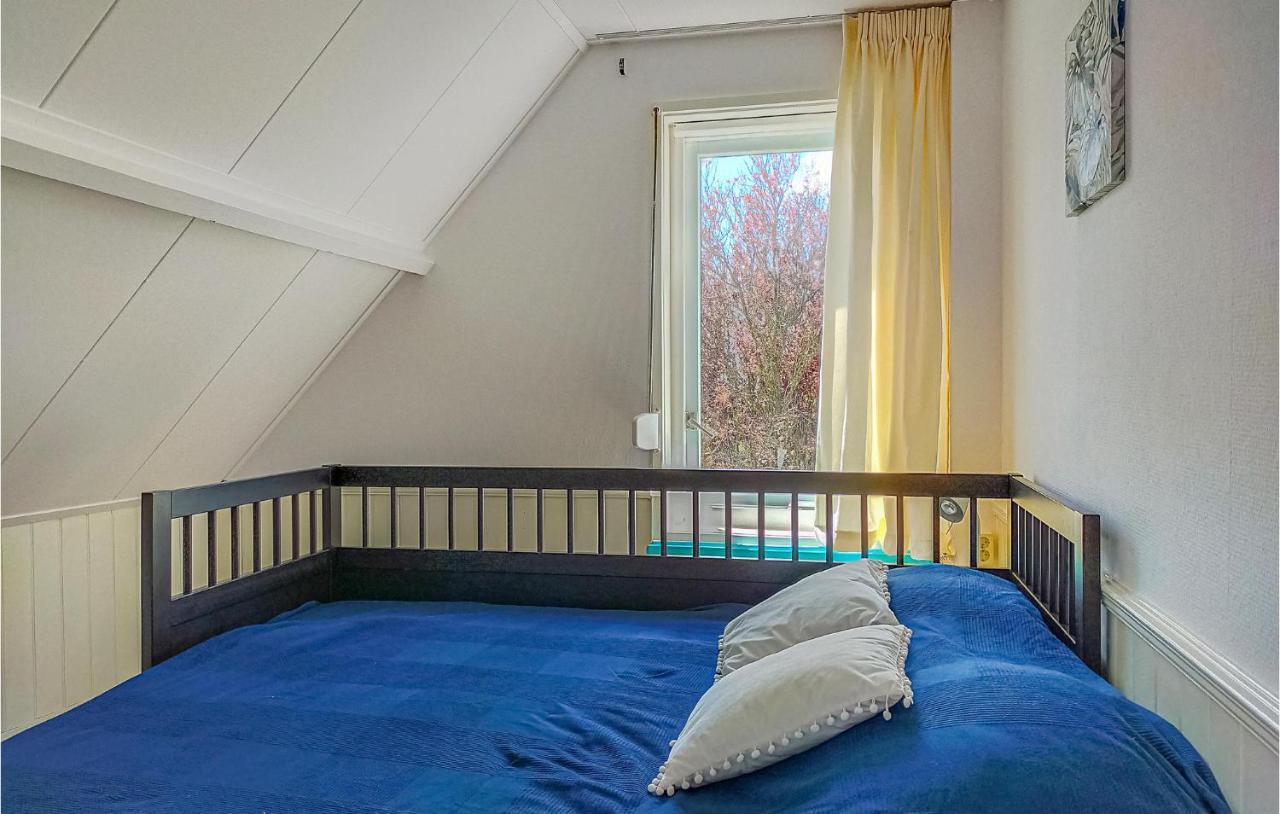 Gorgeous Home In Scharendijke With Kitchen Zewnętrze zdjęcie