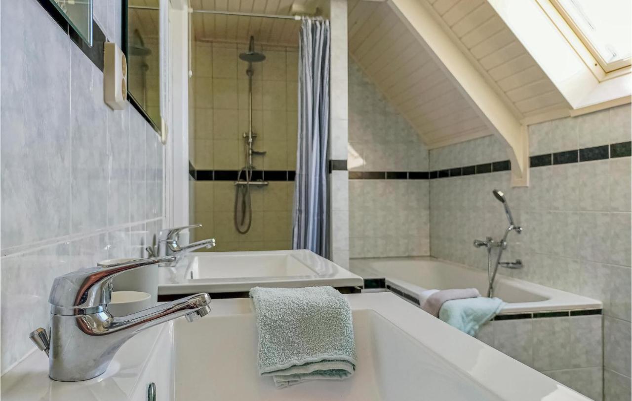 Gorgeous Home In Scharendijke With Kitchen Zewnętrze zdjęcie