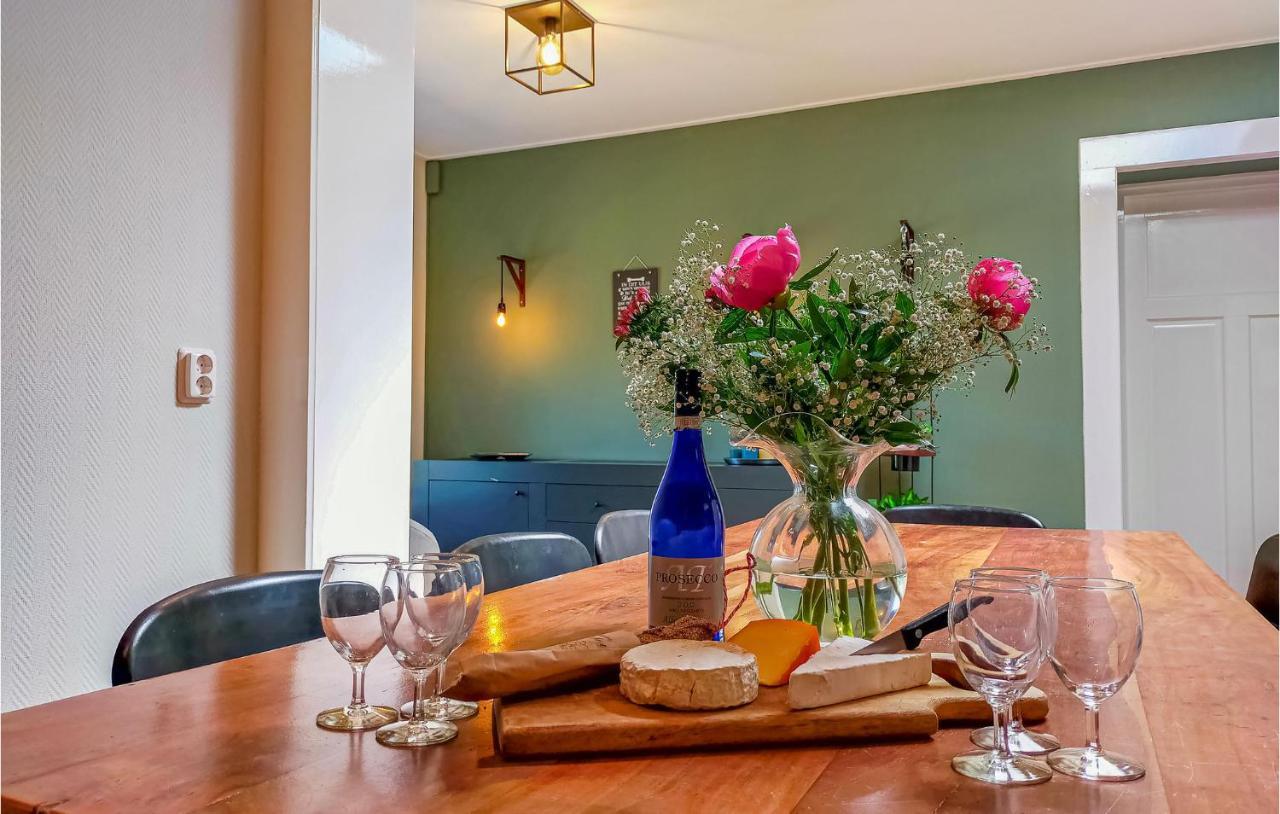 Gorgeous Home In Scharendijke With Kitchen Zewnętrze zdjęcie